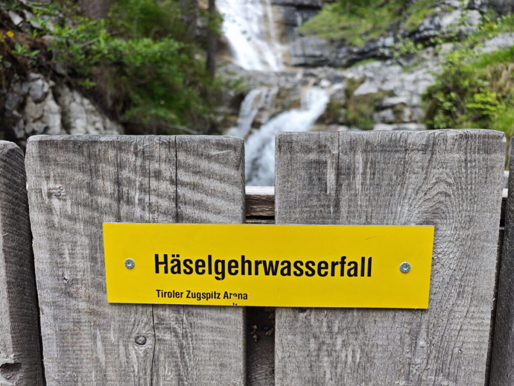 Das Häselgehr Wasserfall Schild am Schanzweg